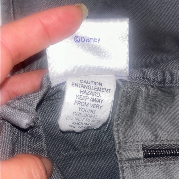 Stylish Gray Messenger Bag with Graphic Design - Picture 7 of 12